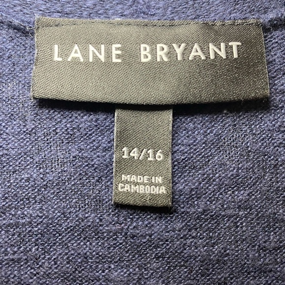 Lane Bryant short sleeve cardigan, size 14/16. Navy Blue with white and gold. - Picture 4 of 5